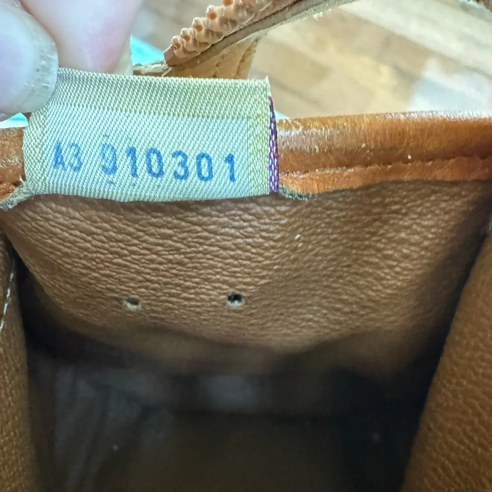 Dooney & Bourne Vintage Zipper Satchel in British Tan and Bone - Picture 7 of 14